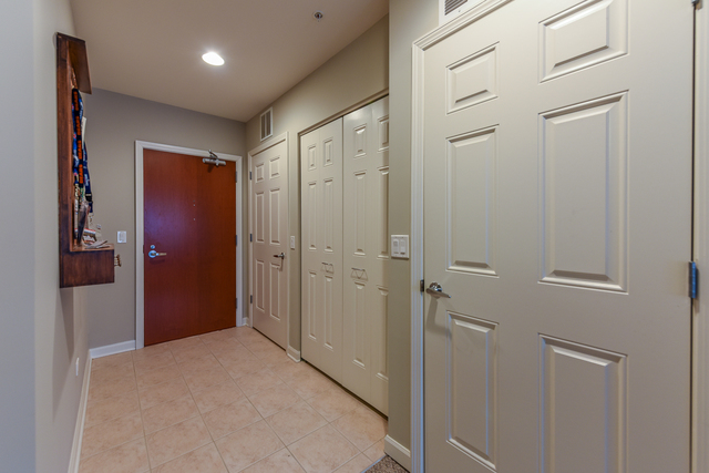 255 E Liberty Dr #504-2, Wheaton, IL 60187 photo 3