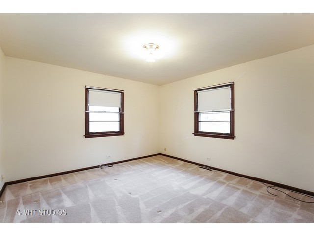 615 Addison St, Elgin, IL 60120 photo 7