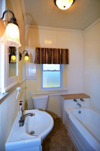 328 E 8th St, Lockport, IL 60441 photo 9