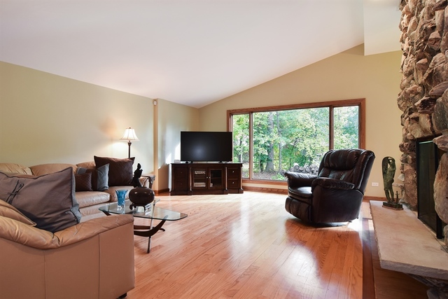 8617 Heather Dr, Burr Ridge, IL 60527 photo 5