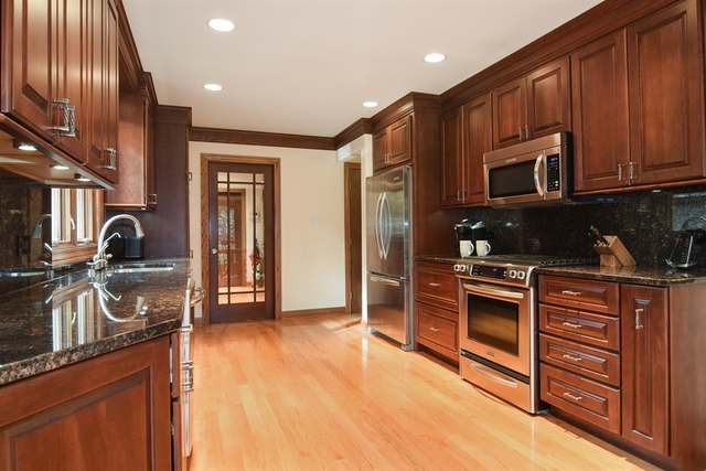 8617 Heather Dr, Burr Ridge, IL 60527 photo 8