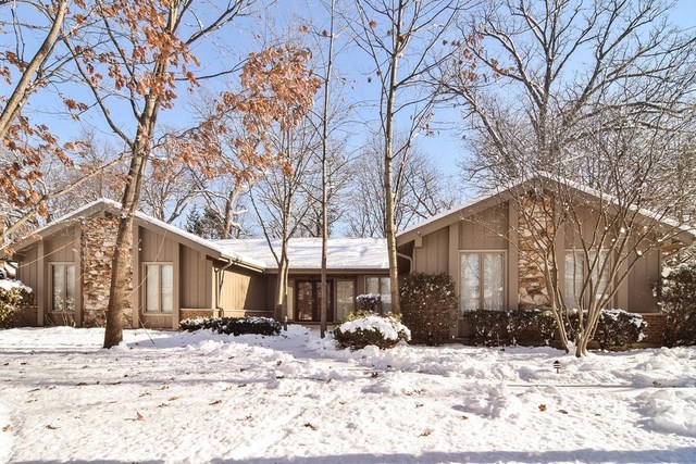 8617 Heather Dr, Burr Ridge, IL 60527 photo 1