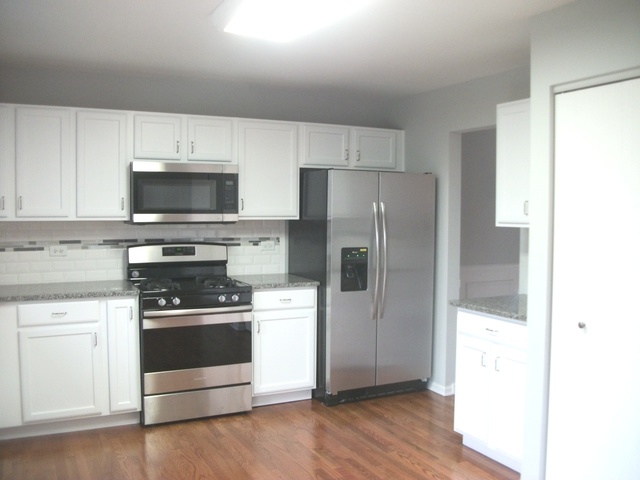 717 Brita Trl, Minooka, IL 60447 photo 9