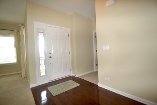 1149 Heathrow Ct, Aurora, IL 60502 photo 2