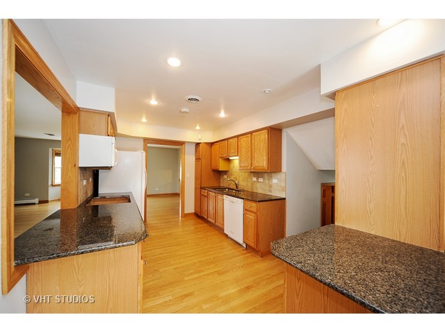 1086 Crimson Dr, Wheeling, IL 60090 photo 5