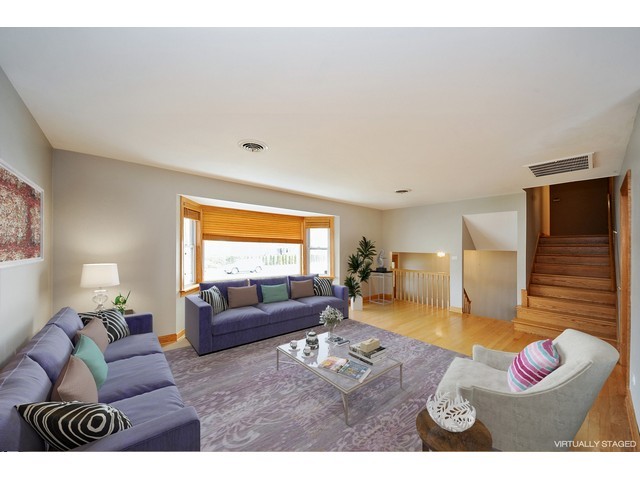 1086 Crimson Dr, Wheeling, IL 60090 photo 3