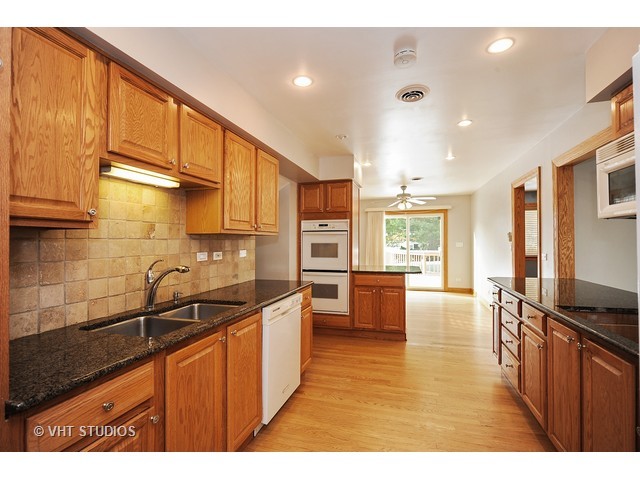 1086 Crimson Dr, Wheeling, IL 60090 photo 7