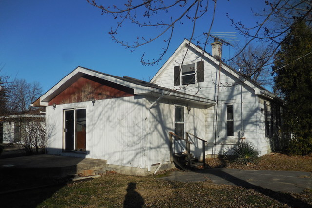 315 E Harriet St, Thornton, IL 60476 photo 2