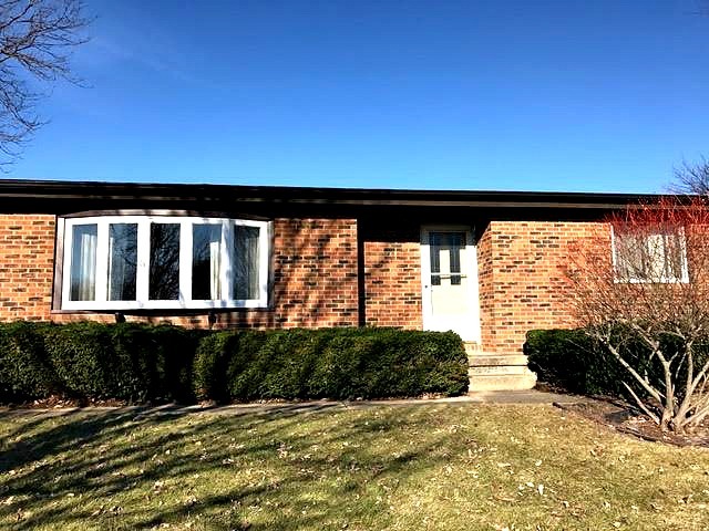 39 W132 Pleasant Dr, Elgin, IL 60123 photo 2