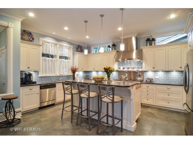 5220 N Wayne Ave, Chicago, IL 60640 photo 3