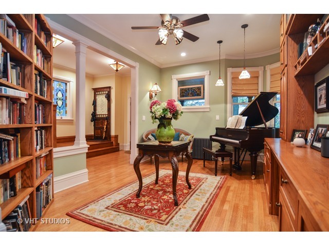 5220 N Wayne Ave, Chicago, IL 60640 photo 2