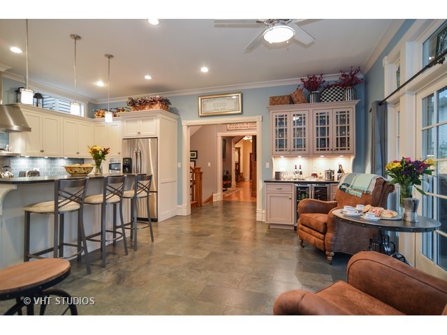 5220 N Wayne Ave, Chicago, IL 60640 photo 5