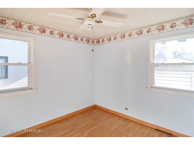 209 E Burlington St, Riverside, IL 60546 photo 10