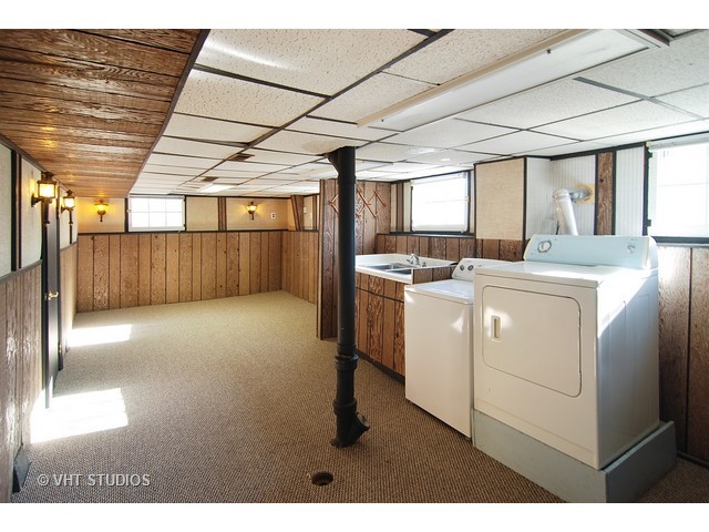 209 E Burlington St, Riverside, IL 60546 photo 14
