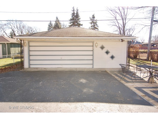 209 E Burlington St, Riverside, IL 60546 photo 15