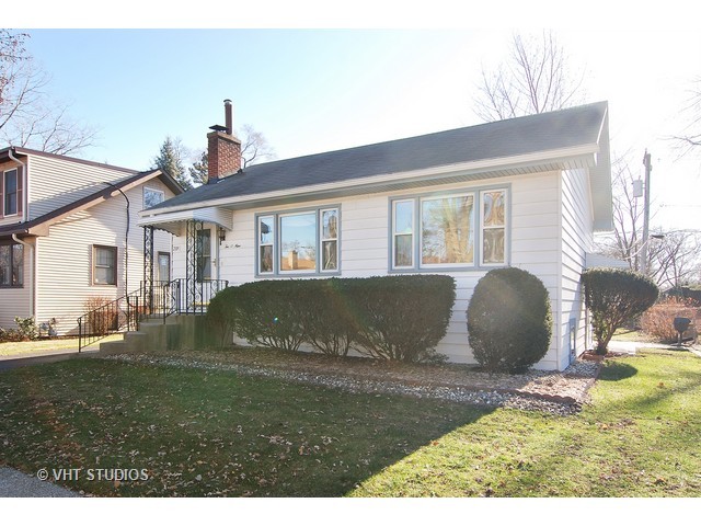 209 E Burlington St, Riverside, IL 60546 photo 1
