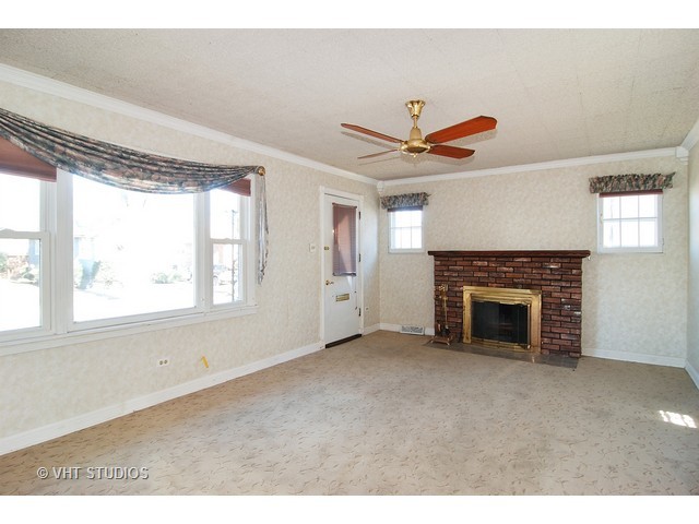 209 E Burlington St, Riverside, IL 60546 photo 3