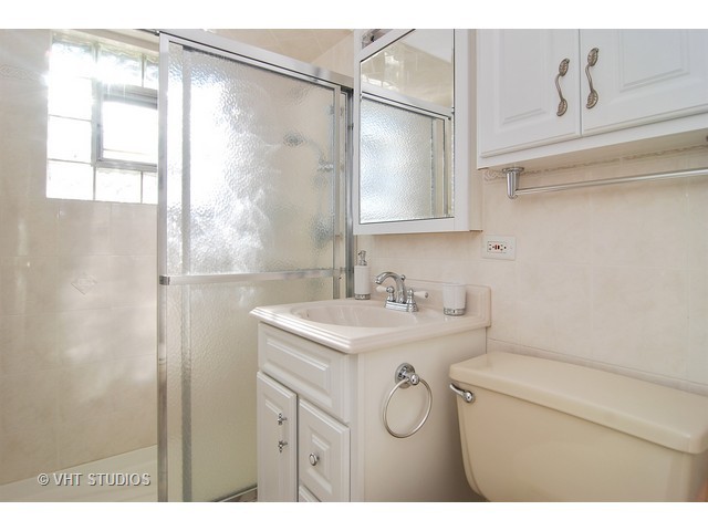 209 E Burlington St, Riverside, IL 60546 photo 9