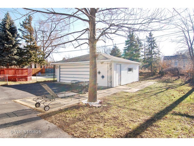 209 E Burlington St, Riverside, IL 60546 photo 16