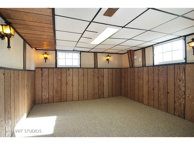 209 E Burlington St, Riverside, IL 60546 photo 13