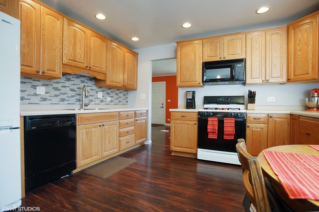 3703 Dove St, Rolling Meadows, IL 60008 photo 4
