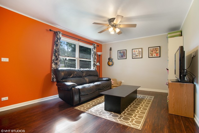 3703 Dove St, Rolling Meadows, IL 60008 photo 2
