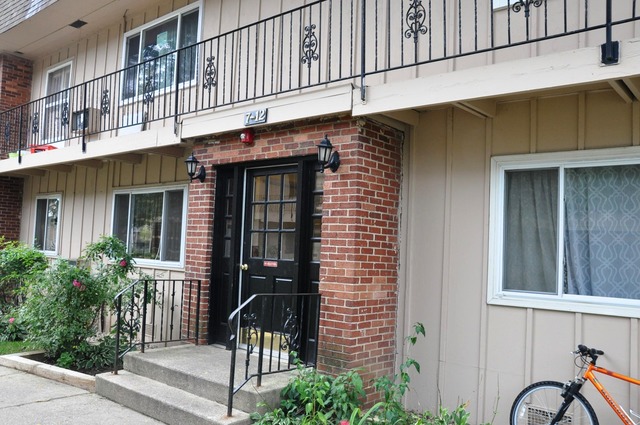 2308 Algonquin Rd #11, Rolling Meadows, IL 60008 photo 2