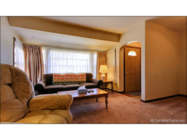 469 Watson St, Aurora, IL 60505 photo 4