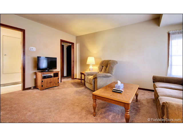 469 Watson St, Aurora, IL 60505 photo 8