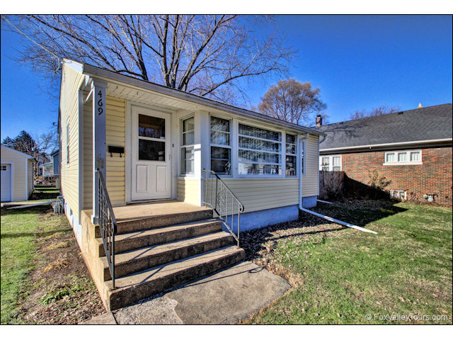 469 Watson St, Aurora, IL 60505 photo 3