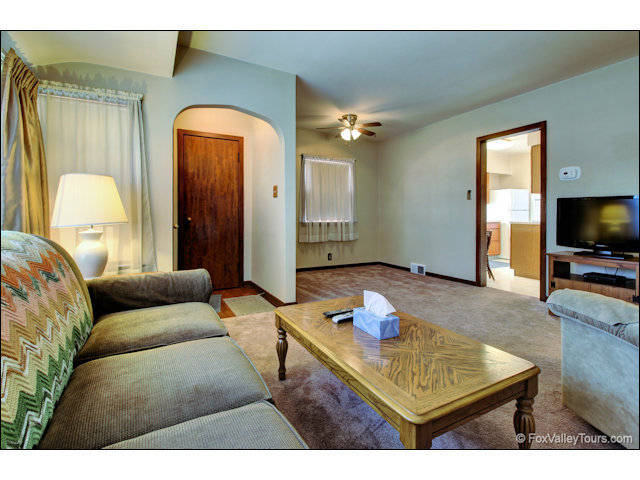 469 Watson St, Aurora, IL 60505 photo 5