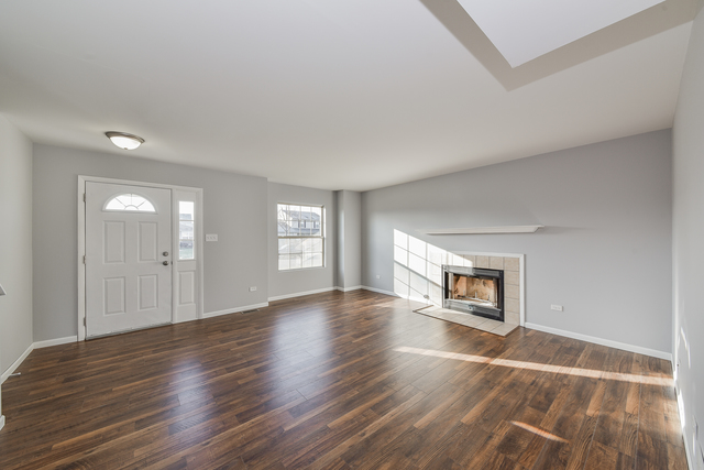 5305 Pine Trails Cir, Plainfield, IL 60586 photo 2