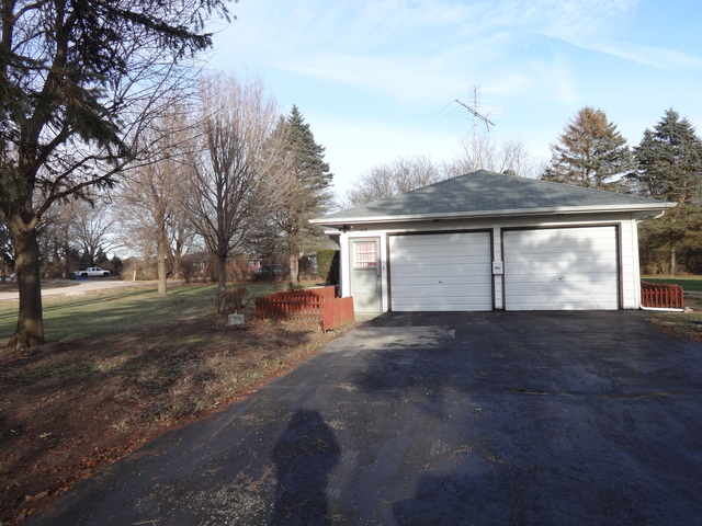 160 E Rickard Dr, Oswego, IL 60543 photo 17
