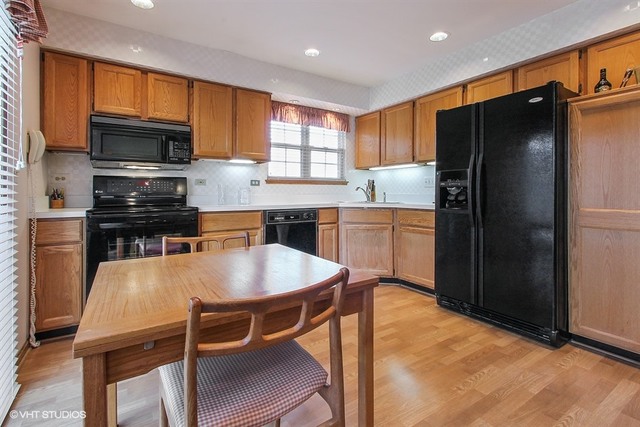 758 Bent Ridge Ln, Elgin, IL 60120 photo 3