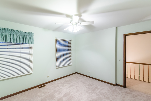 8512 Walredon Ave, Burr Ridge, IL 60527 photo 22