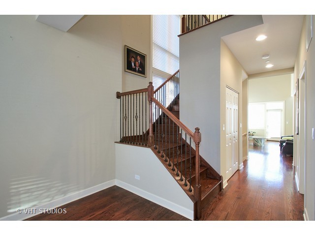 27 Legacy Ln, Wheeling, IL 60090 photo 2