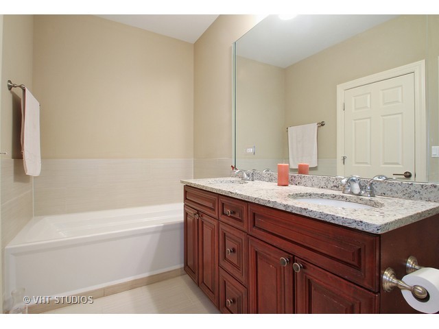 27 Legacy Ln, Wheeling, IL 60090 photo 9