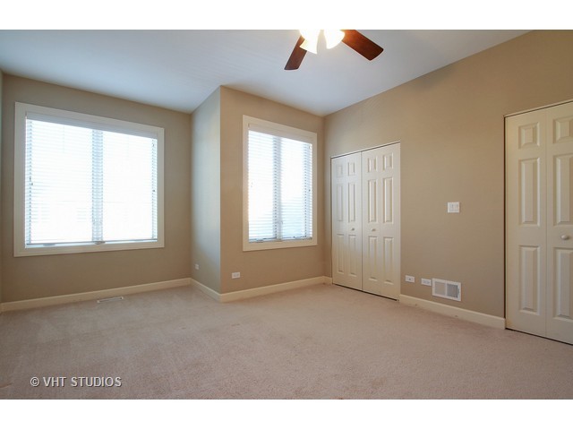 27 Legacy Ln, Wheeling, IL 60090 photo 10
