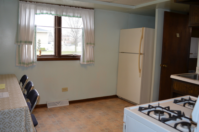 7201 Thomas Ave, Bridgeview, IL 60455 photo 4