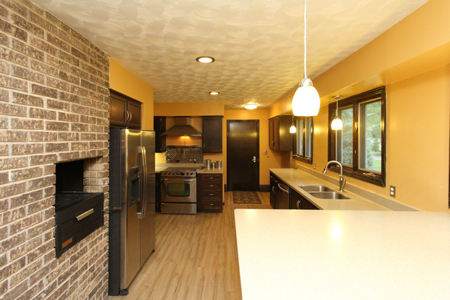 2402 Mehring Ave, Johnsburg, IL 60051 photo 4