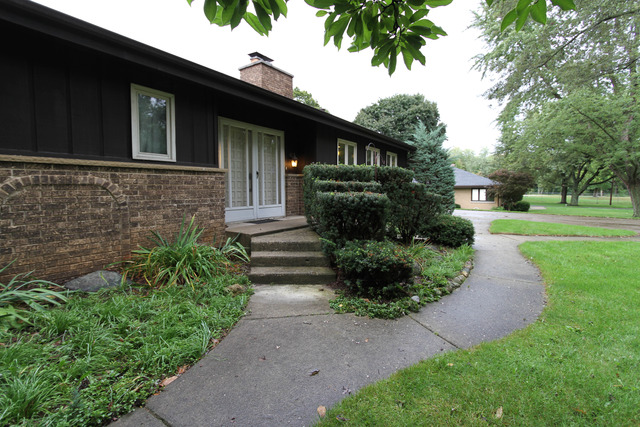 2402 Mehring Ave, Johnsburg, IL 60051 photo 3