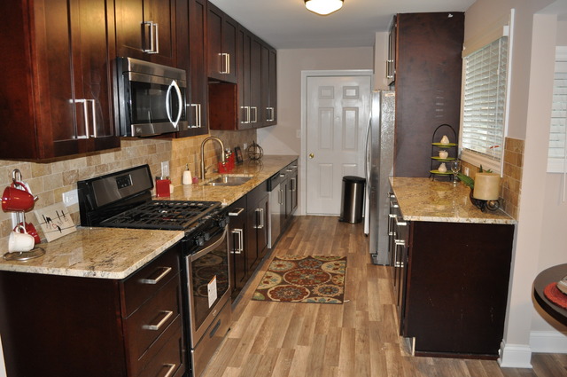 733 N Green Dr, Wheeling, IL 60090 photo 2