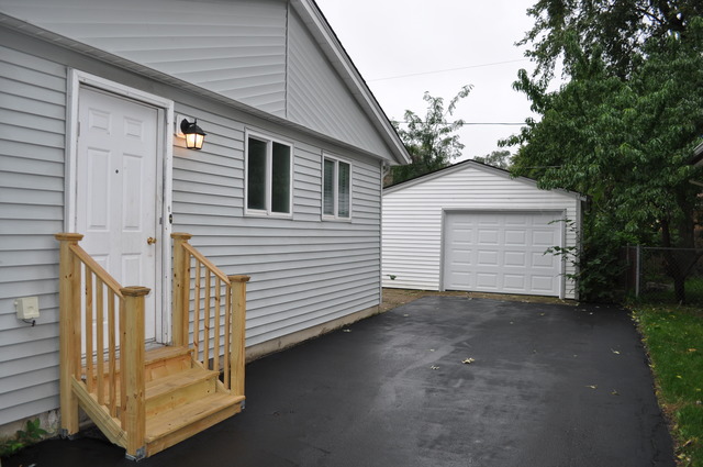 733 N Green Dr, Wheeling, IL 60090 photo 17