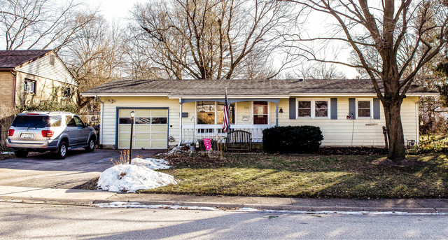 321 Lincoln St, Algonquin, IL 60102 photo 1