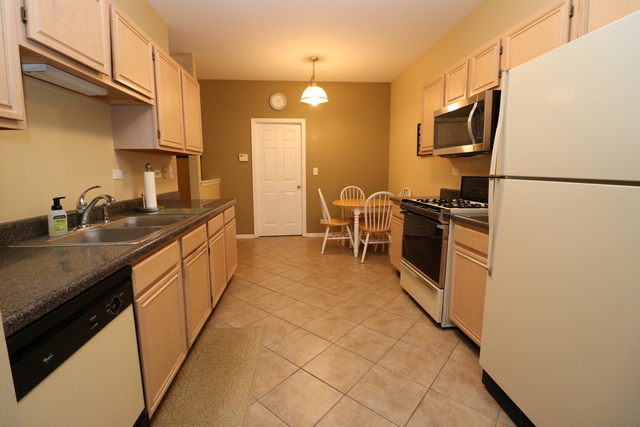 4 Brian Ct, Algonquin, IL 60102 photo 2