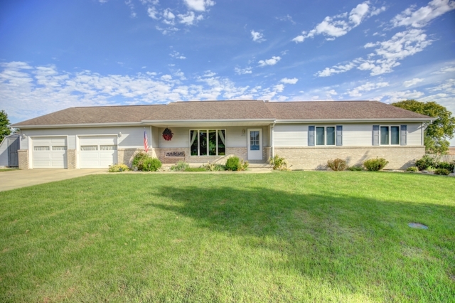 610 Ridge Rd, Philo, IL 61864 photo 1