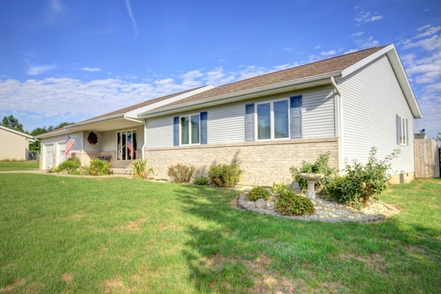 610 Ridge Rd, Philo, IL 61864 photo 2