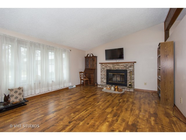 2267 E 875th Rd, Oglesby, IL 61348 photo 2