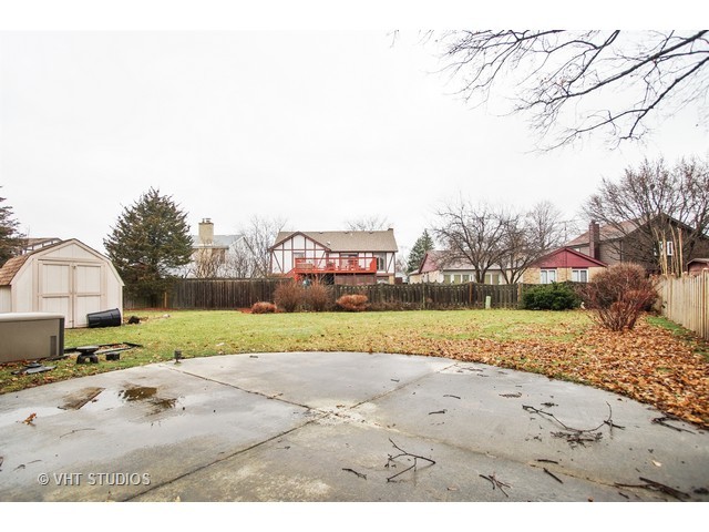 438 Simone Dr, Des Plaines, IL 60016 photo 15