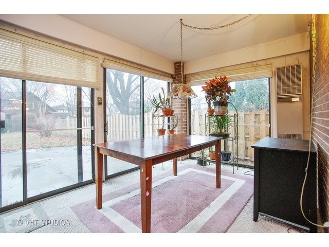 438 Simone Dr, Des Plaines, IL 60016 photo 13
